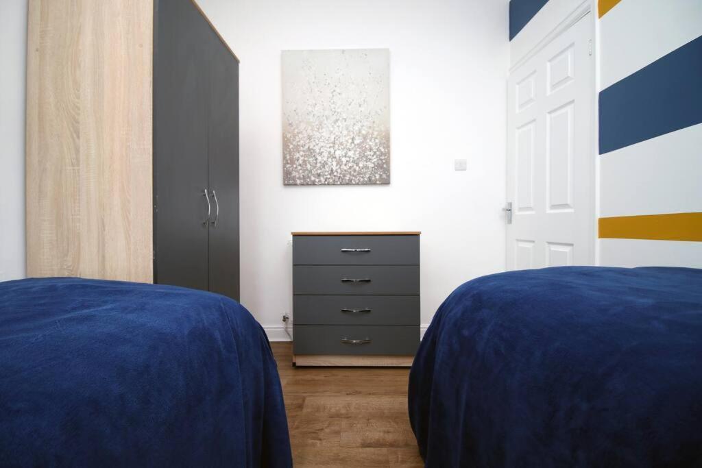 הוילה Holiday House For 7 Guests, Free Wi-Fi & Self Check-In Explore Newport מראה חיצוני תמונה